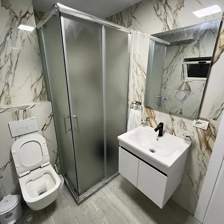Klaudjo Bardhollari Apartamento Korce